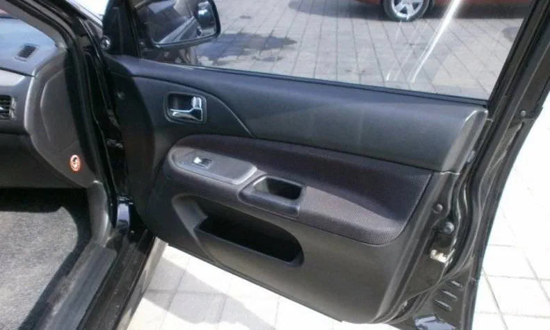 Mitsubishi Lancer 2007 - 9