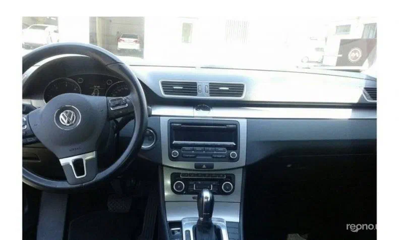 Volkswagen Passat 2011 - 12
