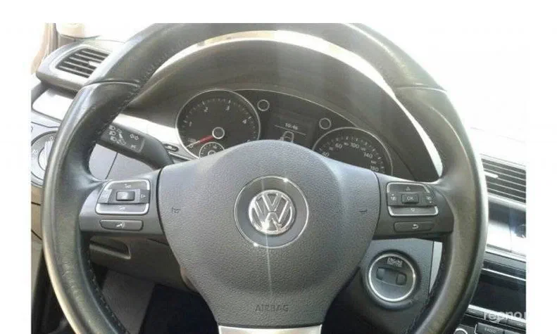 Volkswagen Passat 2011 - 10