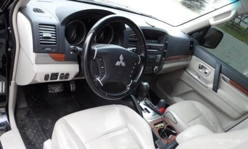 Mitsubishi Pajero 2007 - 14