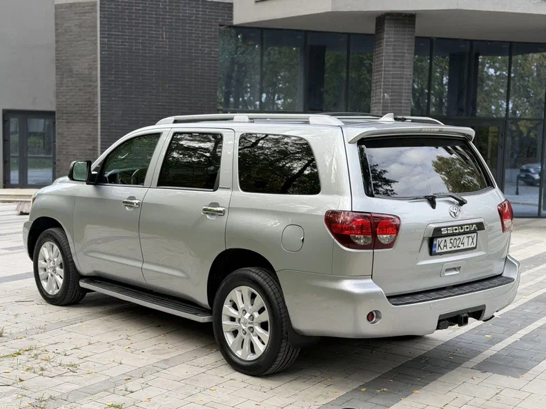Toyota Sequoia 2021 - 17