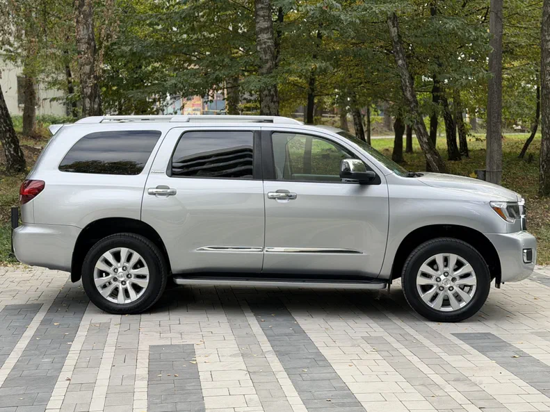 Toyota Sequoia 2021 - 25