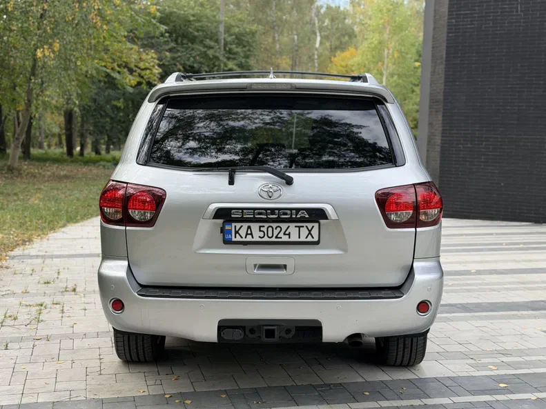 Toyota Sequoia 2021 - 1