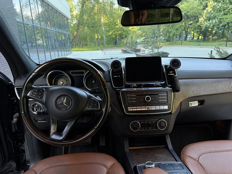 Mercedes-Benz GLS 2017 - 15