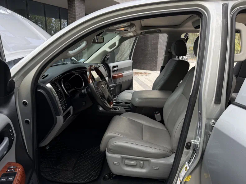 Toyota Sequoia 2021 - 19