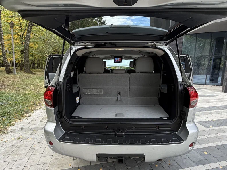 Toyota Sequoia 2021 - 13