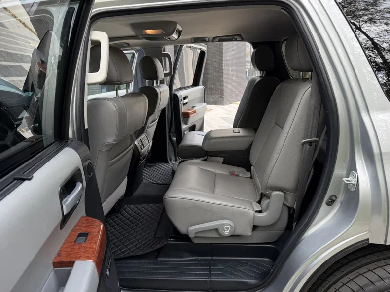 Toyota Sequoia 2021 - 11