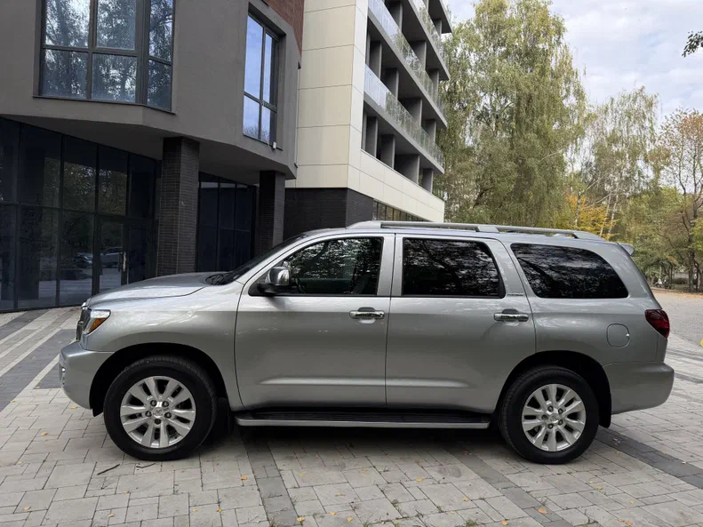 Toyota Sequoia 2021 - 2