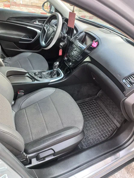 Opel Insignia 2010 - 1