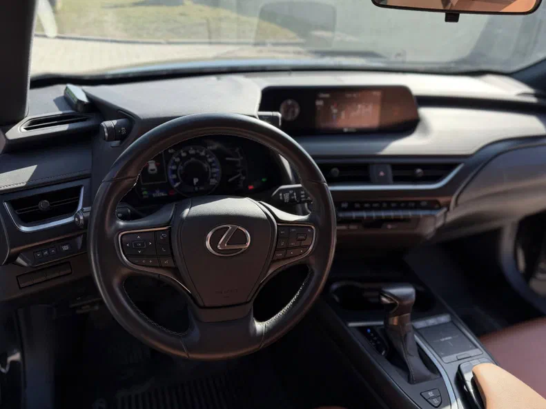 Lexus UX 2021 - 2