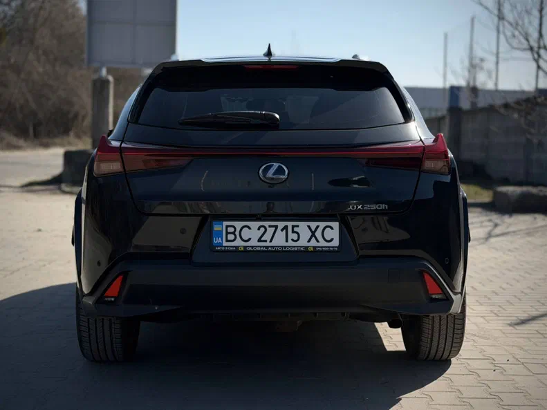 Lexus UX 2021 - 8