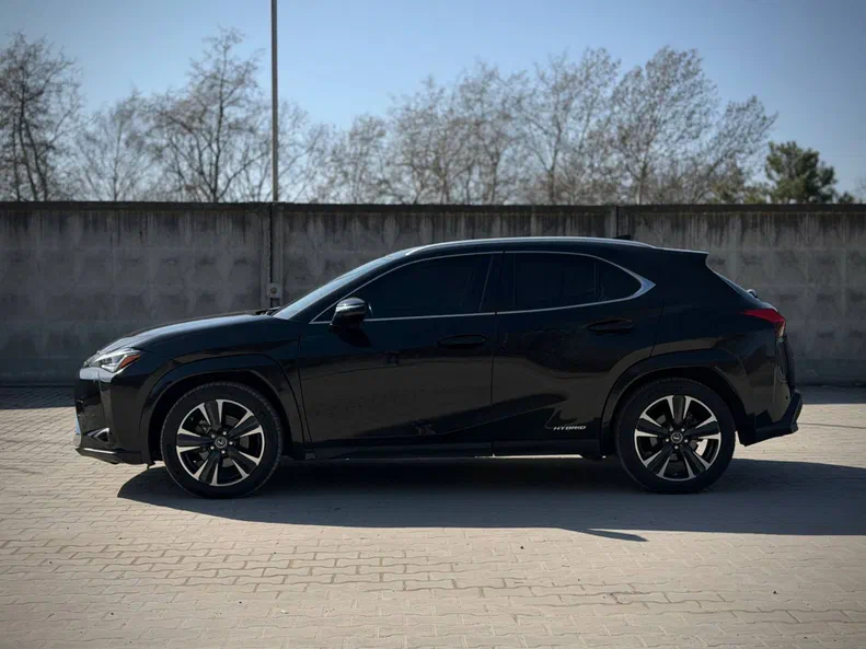 Lexus UX 2021 - 6