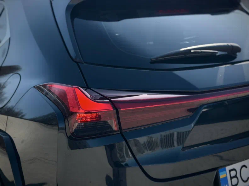 Lexus UX 2021 - 12