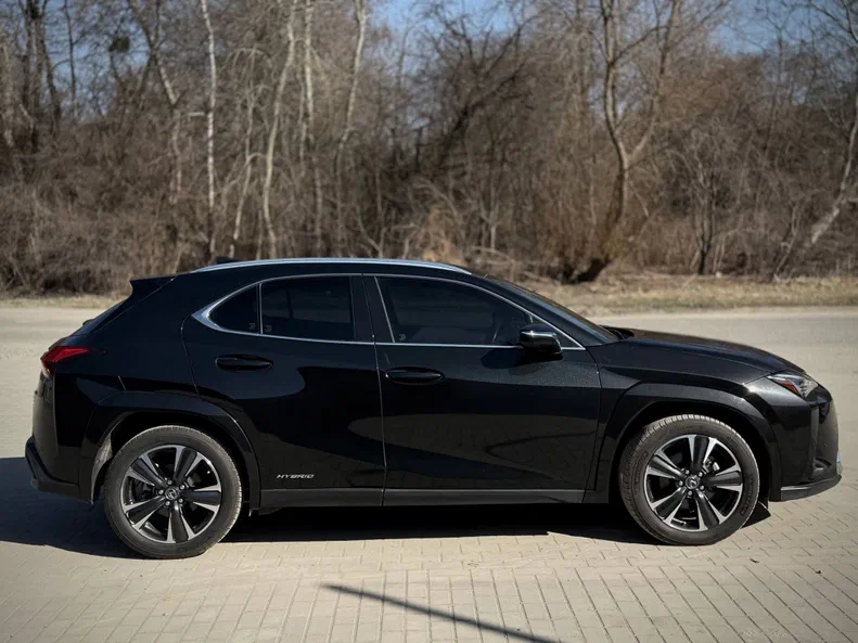 Lexus UX 2021 - 16
