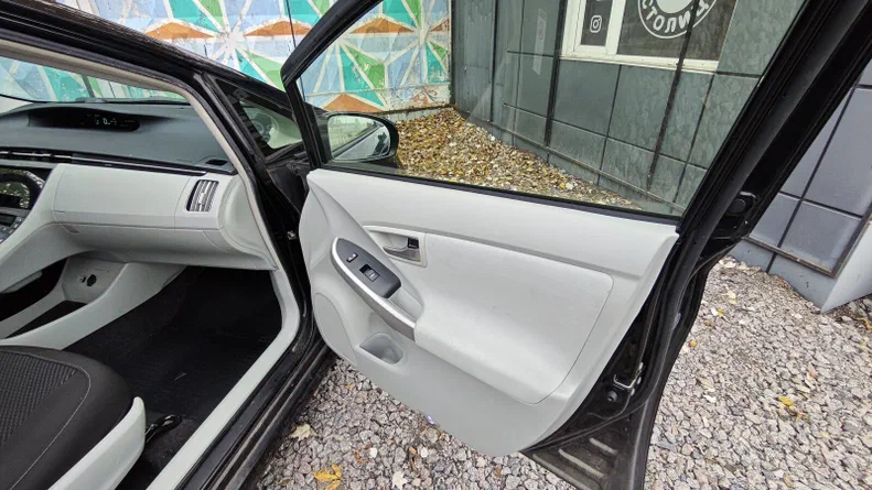 Toyota Prius 2014 - 17