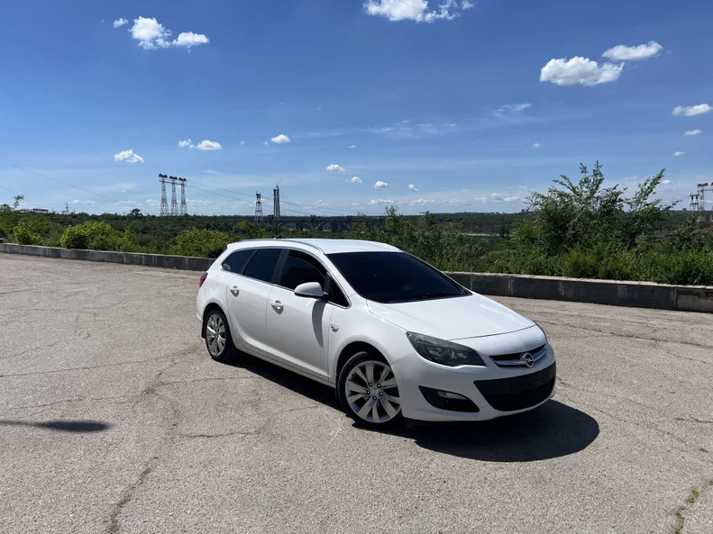 Opel Astra 2015 - 1