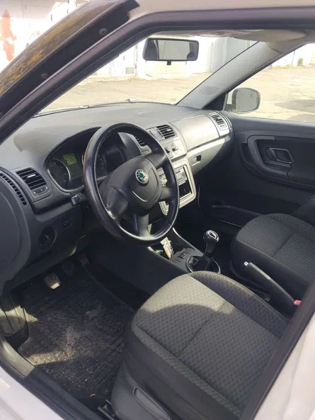 Skoda Fabia 2011 - 6