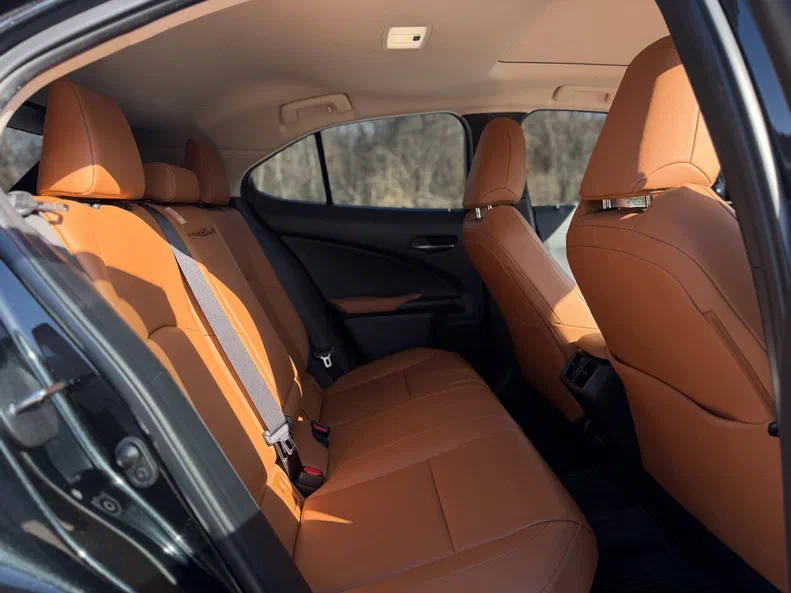Lexus UX 2021 - 17