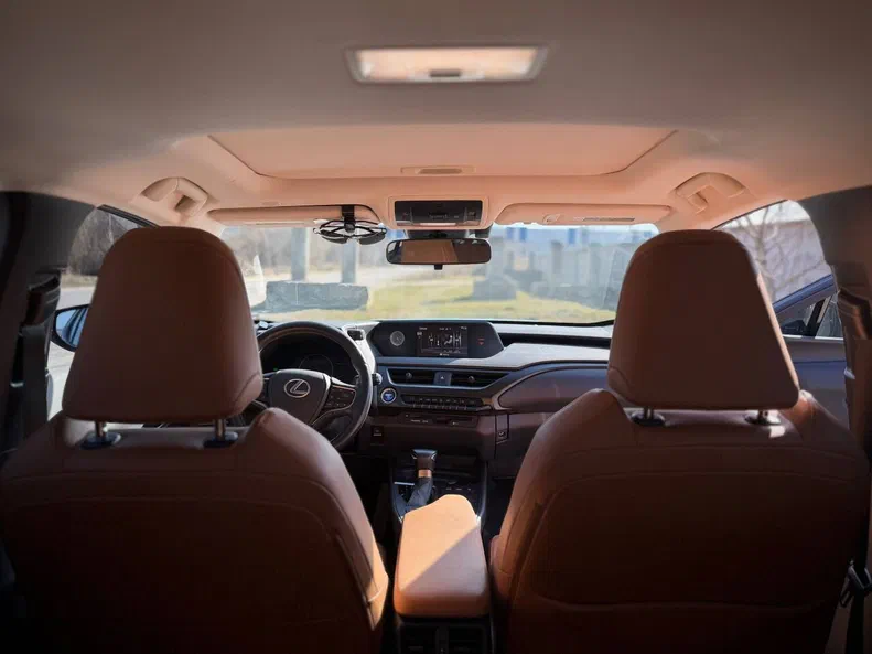 Lexus UX 2021 - 18