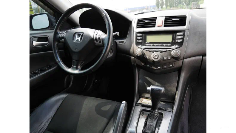 Honda Accord 2004 - 6