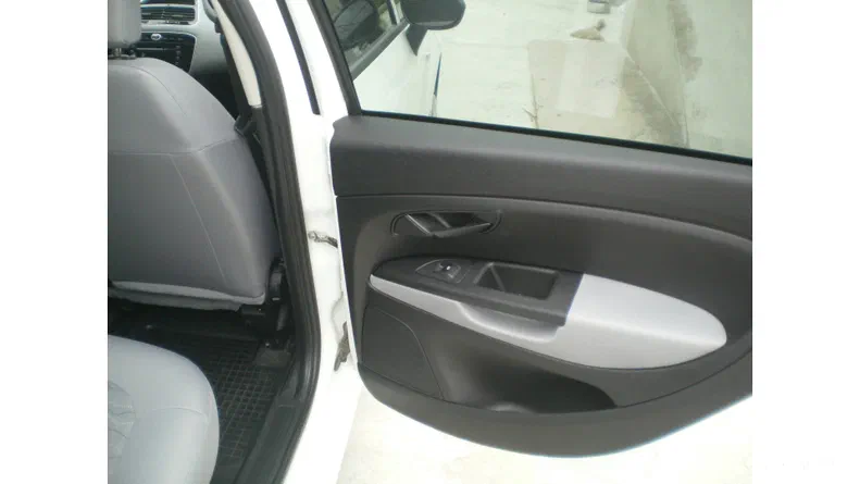 Fiat Linea 2013 - 12