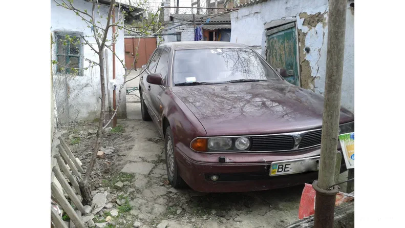 Mitsubishi Sigma 1993 - 8