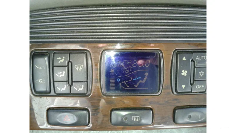 Mitsubishi Sigma 1993 - 11