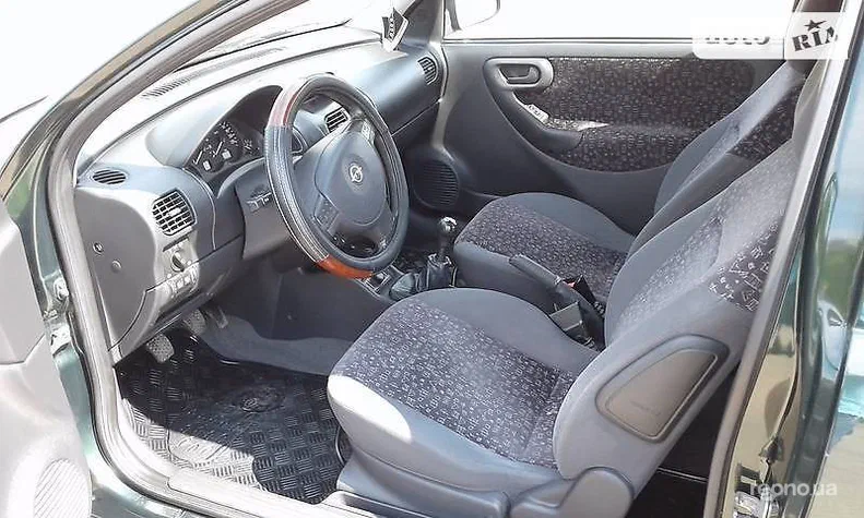 Opel Corsa 2002 - 8