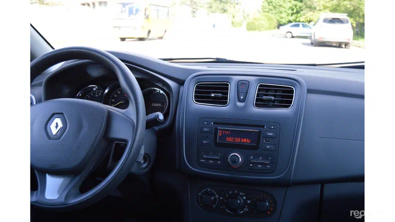 Renault Logan 2013 - 9