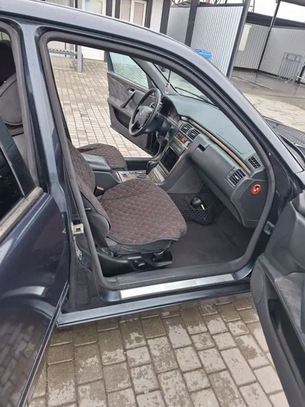 Mercedes-Benz E-Клас 2001 - 21