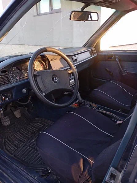 Mercedes-Benz 190 (W201) 1990 - 9