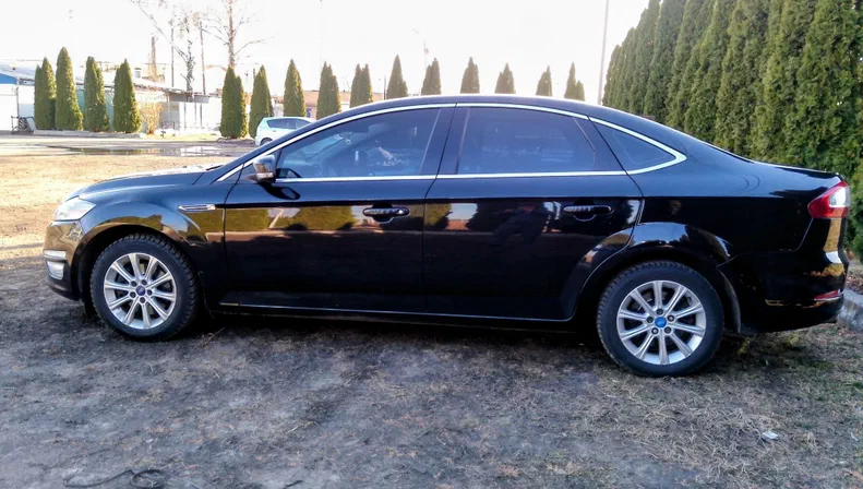 Ford Mondeo 2011 - 6