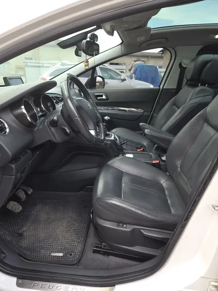 Peugeot 5008 2010 - 9