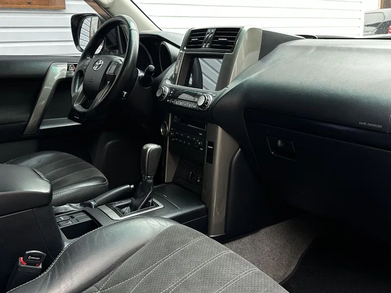 Toyota Land Cruiser Prado 2011 - 5