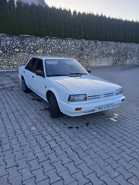 Nissan Bluebird 1990 - 6