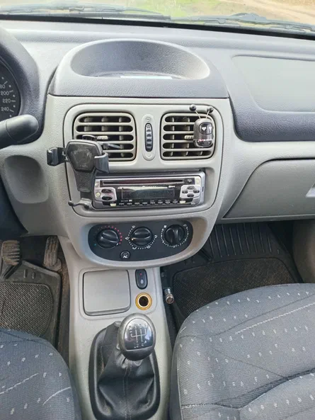 Renault Symbol 2003 - 9