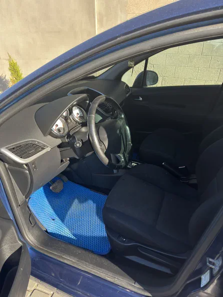 Peugeot 207 2008 - 5