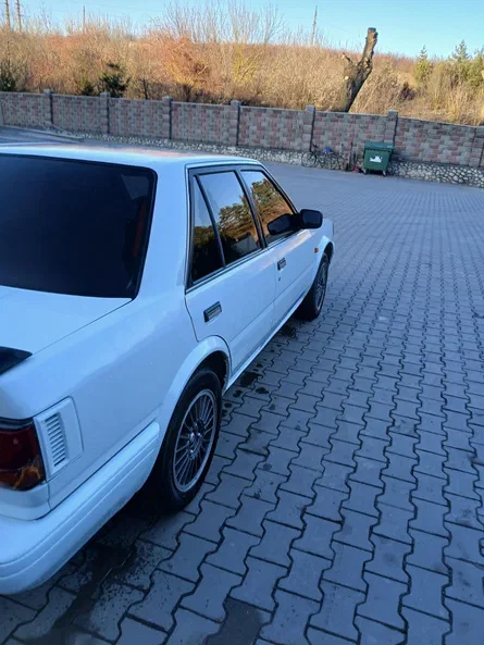Nissan Bluebird 1990