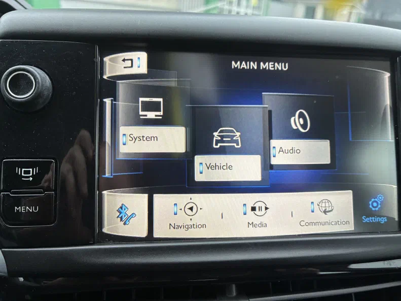 Peugeot 208 2013 - 16