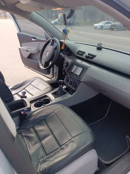 Volkswagen Passat 2005 - 13