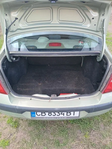 Renault Symbol 2003 - 10