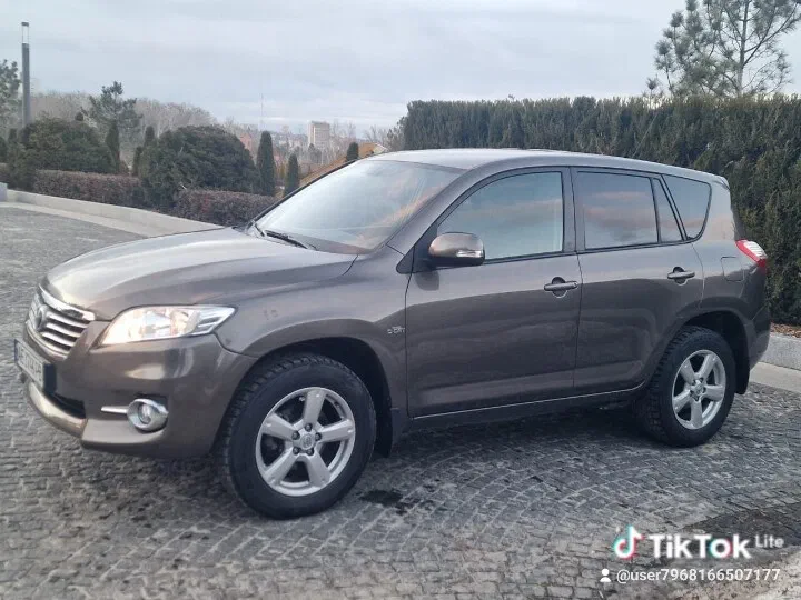 Toyota RAV4 2010