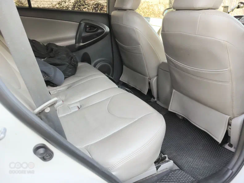 Toyota RAV4 2014 - 10