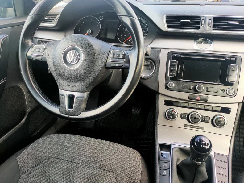 Volkswagen Passat 2012 - 12