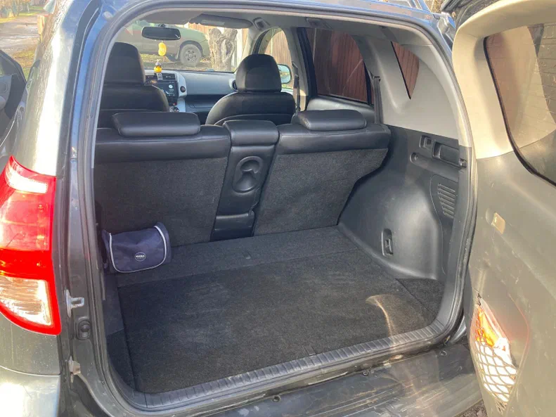 Toyota RAV4 2007 - 8