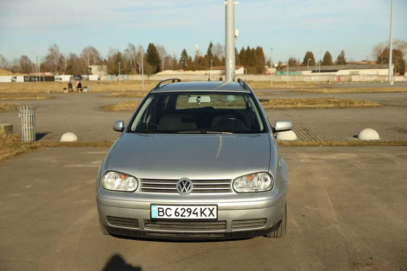 Volkswagen Golf 2004