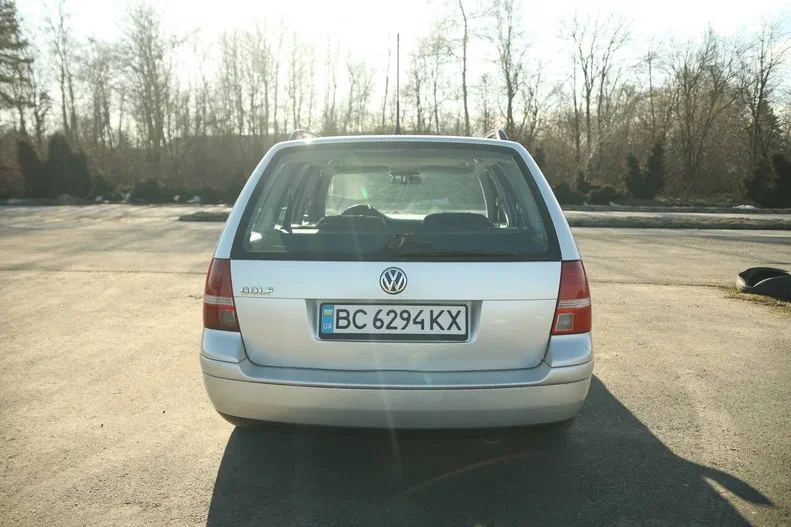 Volkswagen Golf 2004
