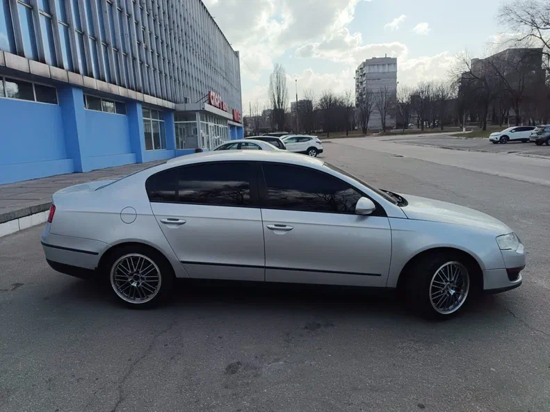 Volkswagen Passat 2005 - 9