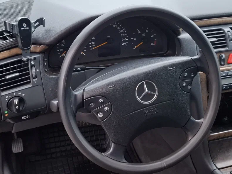 Mercedes-Benz E-Клас 2001 - 13