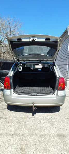 Toyota Avensis 2004 - 10